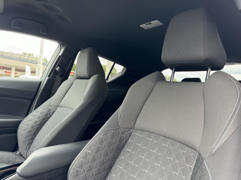 Toyota C-HR 1.8 Hybrid - photo 6