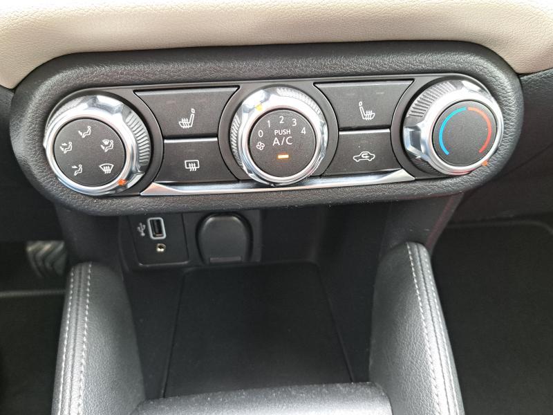 Nissan Micra 1.0i - photo 10