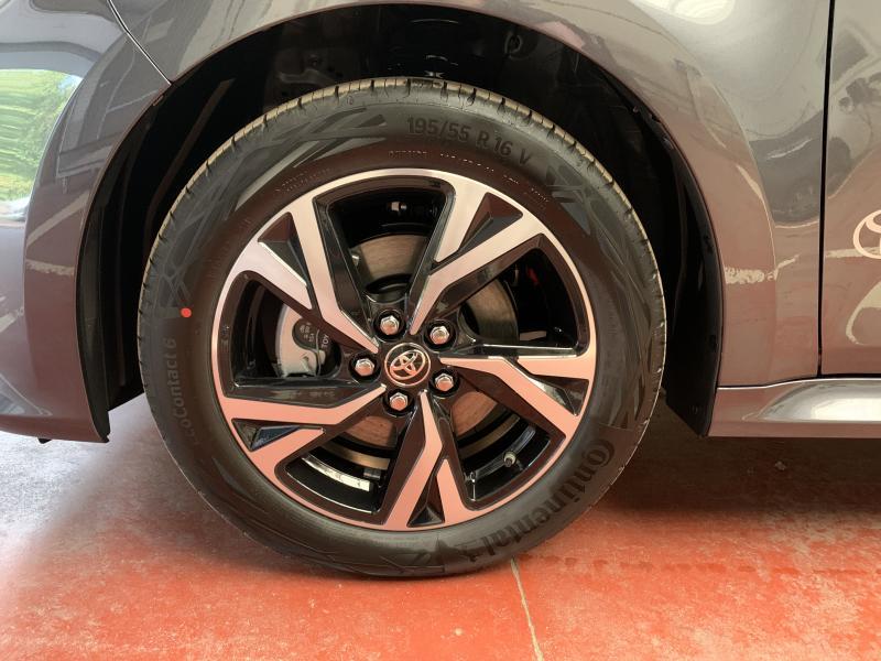 Toyota Yaris 1.5 HYBRID - photo 19