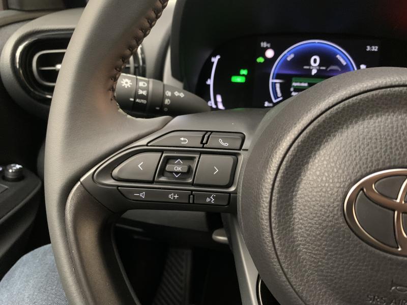 Toyota Yaris 1.5 HYBRID - photo 12