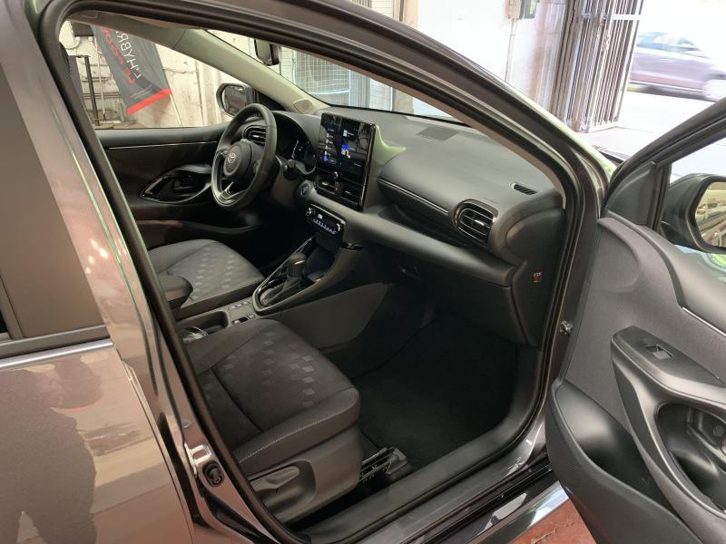 Toyota Yaris 1.5 HYBRID - photo 17