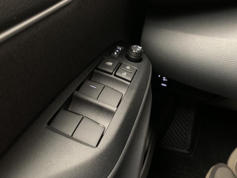 Toyota Yaris 1.5 HYBRID - photo 10