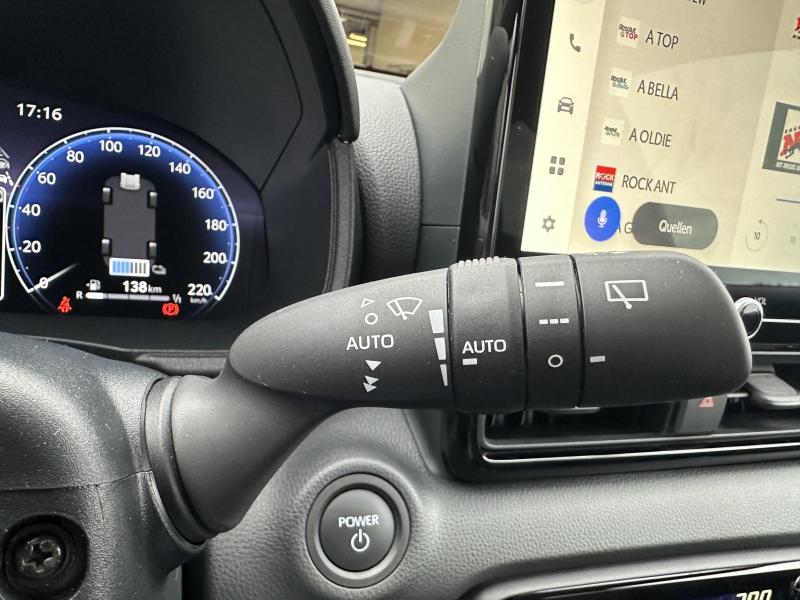 Toyota Yaris 1.5 Hybrid 130 - photo 12