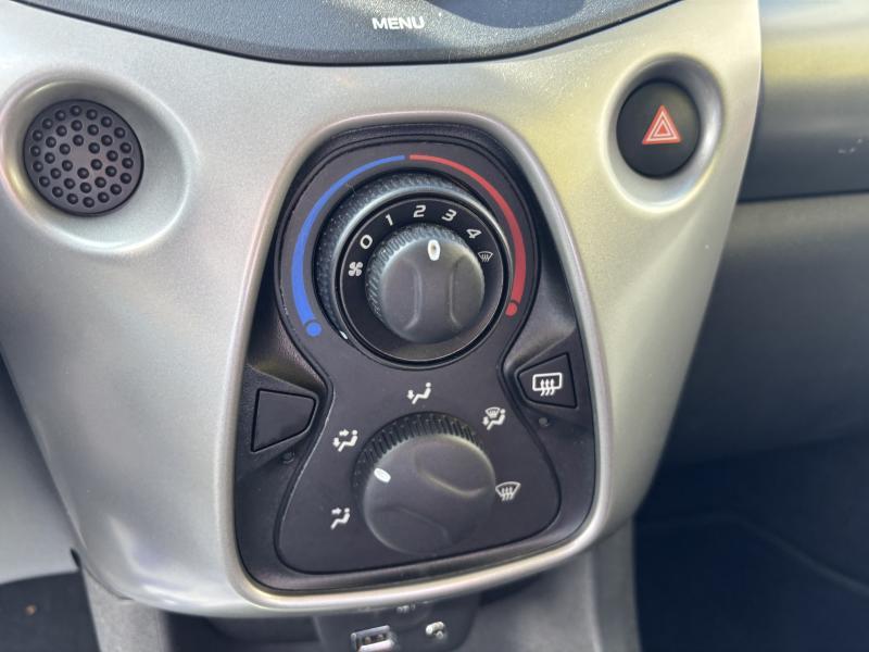 Peugeot 108 1.0 i - photo 9
